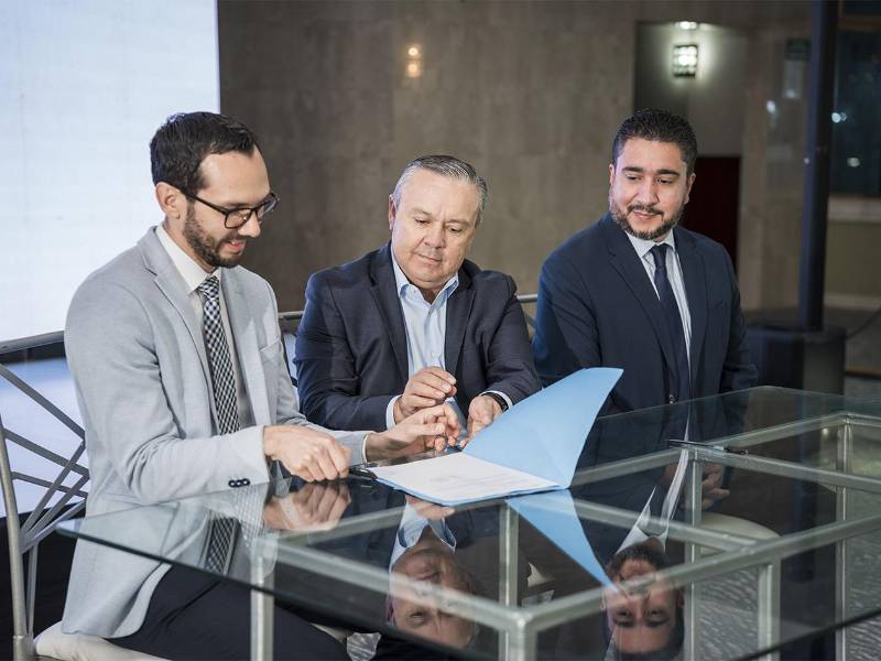 Vigilancia constante: El Centro de Operaciones de Seguridad (SOC) de Tigo Business monitorea amenazas 24/7 en toda la región.