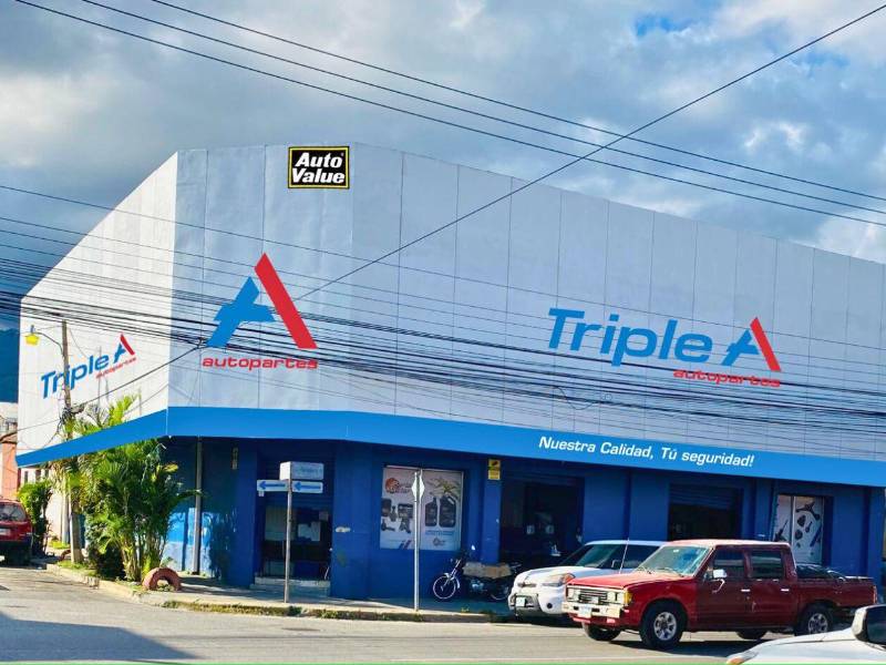 Tienda principal de Triple A autopartes en San Pedro Sula.