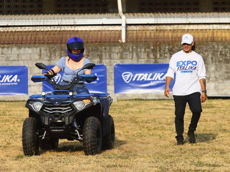 Los visitantes de Expo Italika tuvieron la oportunidad de aprender nuevas habilidades de conducción en la Escuela de Manejo.