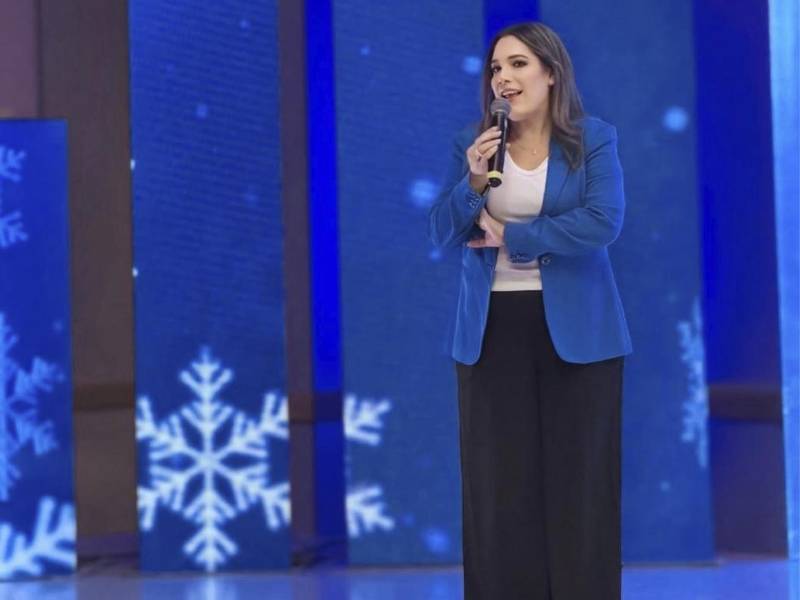 Laura Zelaya, directora de Marketing de Tigo, destaca la importancia de facilitar el acceso a la tecnología para que más hondureños puedan compartir experiencias, capturar recuerdos y mantenerse conectados con sus seres queridos durante la Navidad.