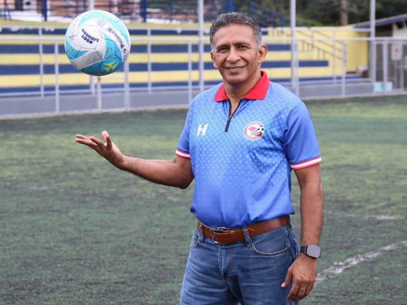 Entre fútbol y sacrificios, Noé López ha hecho del Gimnástico una causa personal.