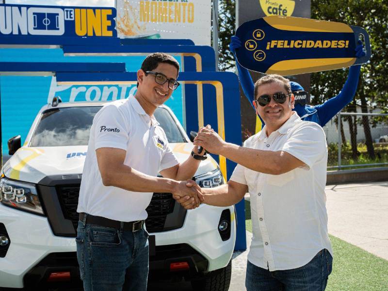 Juan Gabriel Sánchez Martínez, ganador de una Nissan Frontier Pro-4X.