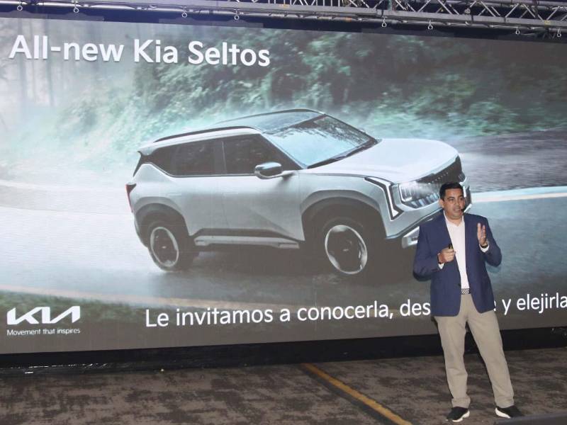 Mario Acosta, Director Nacional de Ventas de Kia Honduras y Corporación Jaar, destacó que la nueva Seltos 2027 fortalece la oferta de la marca en el segmento SUV con diseño, eficiencia, tecnología y seguridad.