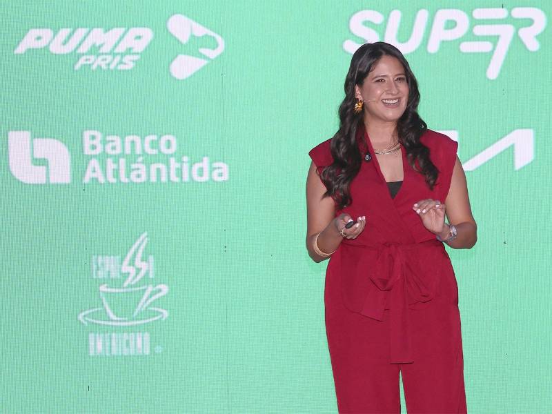 Paola Padilla, Marketing Manager de Puma Energy Honduras, destacó que la promoción Ahorrá y Ganá con Puma Pris reafirma el compromiso de la compañía de ofrecer beneficios que generan valor, ahorro y experiencias únicas para sus consumidores.