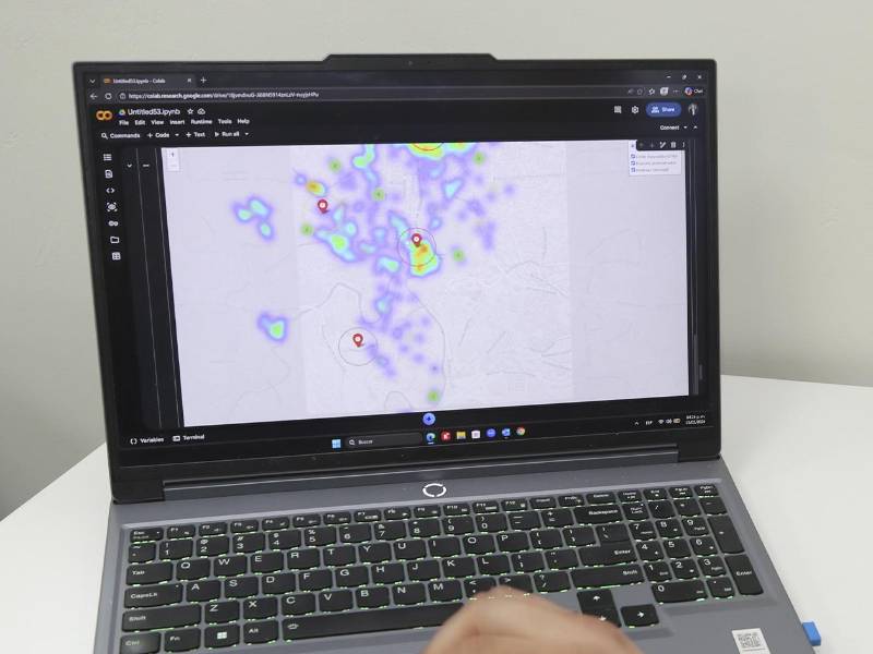 Jóvenes desarrolladores hondureños participan en la construcción del sistema digital municipal.