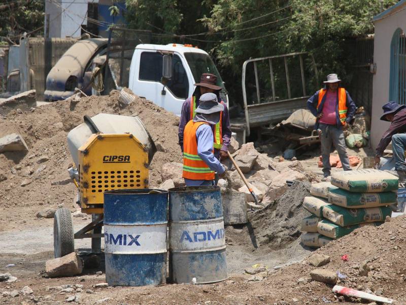 Nahúm Benítez insistió en que los trabajos diarios no muestran cambios significativos y que la situación ya impacta el tiempo y dinero de los usuarios del corredor.