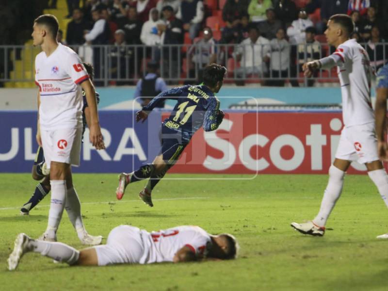 Imágenes del desarrollo del partido.