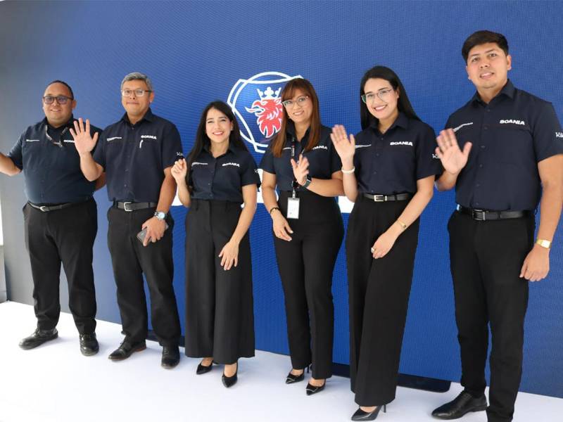 El equipo de Grupo Flores acompañó el lanzamiento reafirmando su compromiso con los transportistas hondureños.