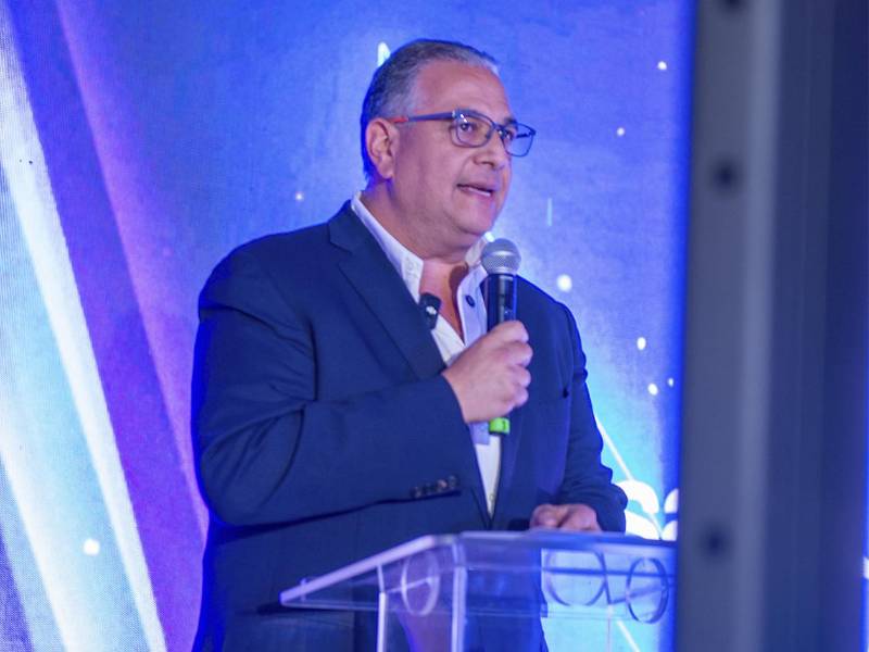 Luis Atala, Vicepresidente Ejecutivo de Ficohsa, reafirmó el compromiso con la inclusión y el emprendimiento.