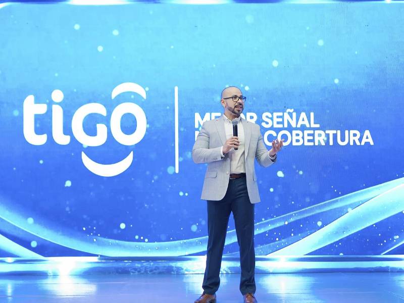 Anahel Figueroa, director de B2C de Tigo, resalta que la propuesta comercial de temporada combina dispositivos de marcas reconocidas y opciones de conectividad que permiten a los clientes aprovechar los beneficios de la tecnología durante las fiestas navideñas.