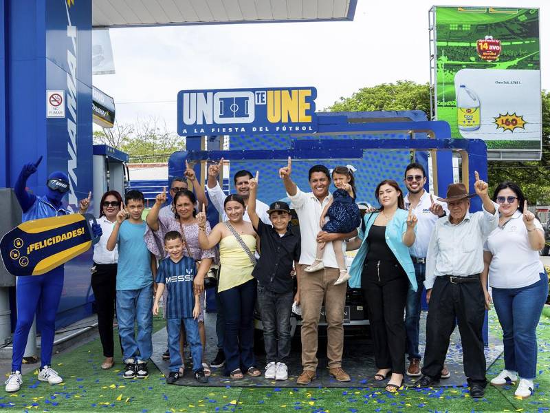 El afortunado ganador celebró junto a familiares e invitados especiales el cumplimiento de uno de sus sueños gracias a los beneficios que ofrece la aplicación UNO Plus.