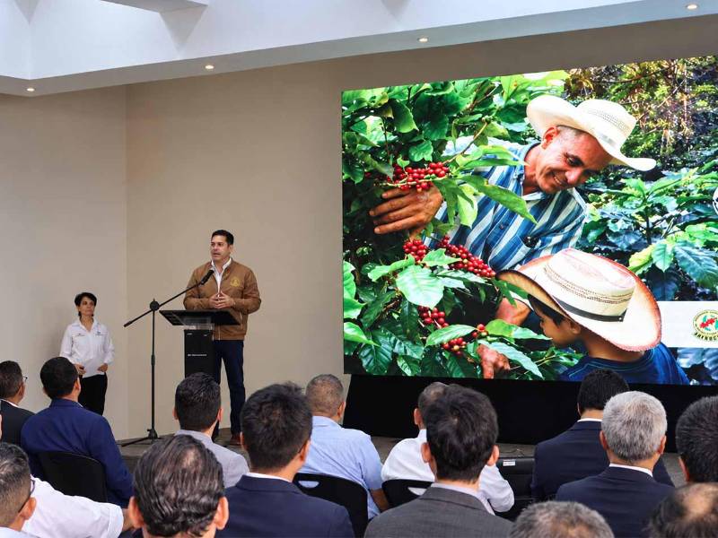 Autoridades del Instituto Hondureño del Café (Ihcafe) y de la Alcaldía Municipal del Distrito Central inauguraron la primera “Calle Café de Honduras”, ubicada frente a las instalaciones del instituto en Tegucigalpa.