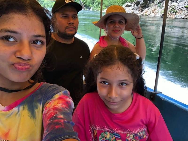 Foto grupal del recuerdo de la extinta familia Mejía Torres.