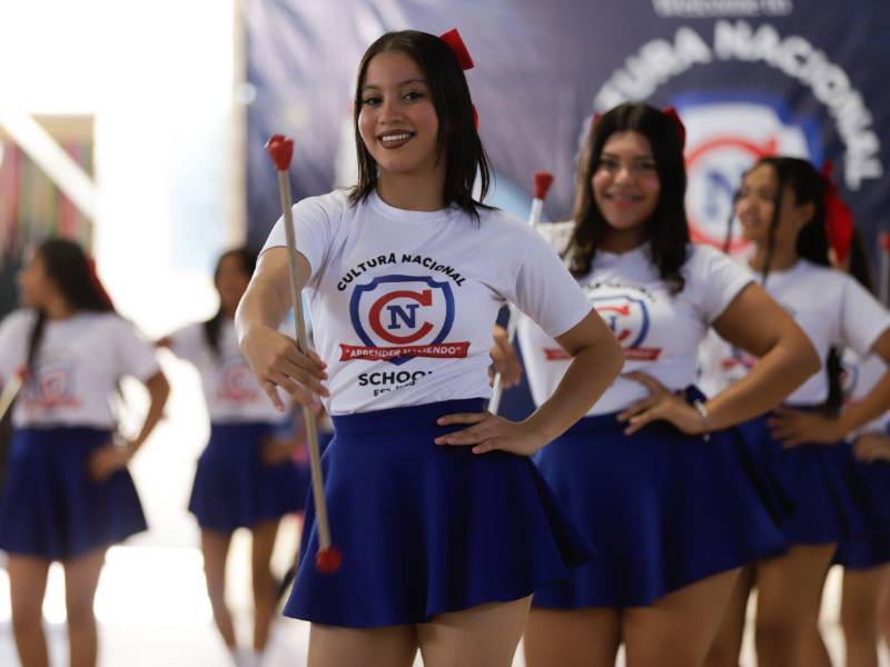Con una mezcla de disciplina y energía, las palillonas del Cultura Nacional perfeccionan sus coreografías para los desfiles patrios.