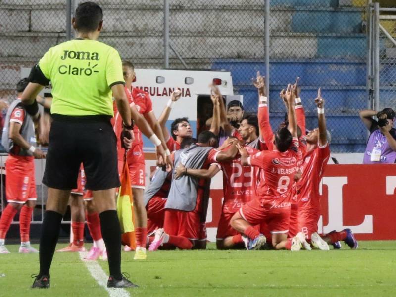 Estrella Roja sorprende y se impone ante el Motagua en el Nacional