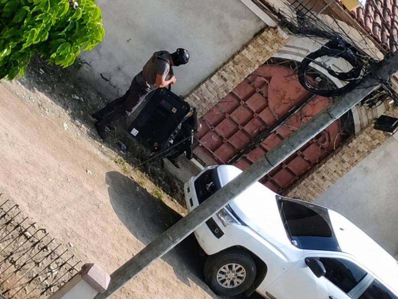 Escena del operativo en Corinto, Cortés, donde cinco agentes de la Dipampco murieron tras una incursión irregular que es investigada por las autoridades.