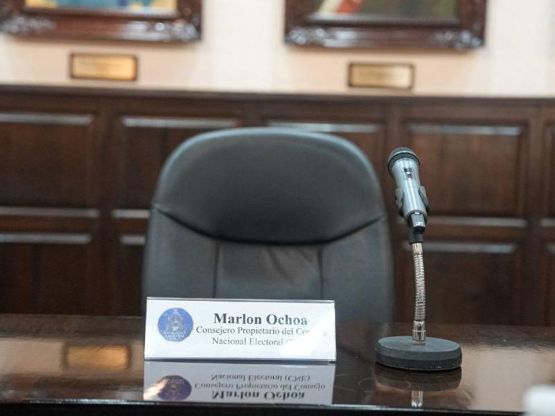 El consejero Marlon Ochoa no se presentó al juicio político.