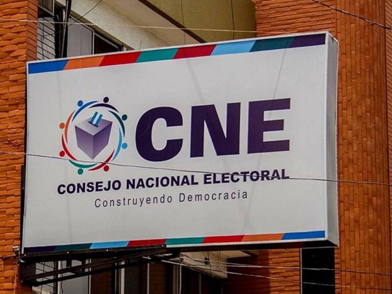 El CNE coordina el proceso de entrega de acreditaciones de los tres niveles electivos.
