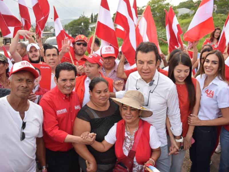 Castro propone modernizar canchas y fortalecer servicios municipales