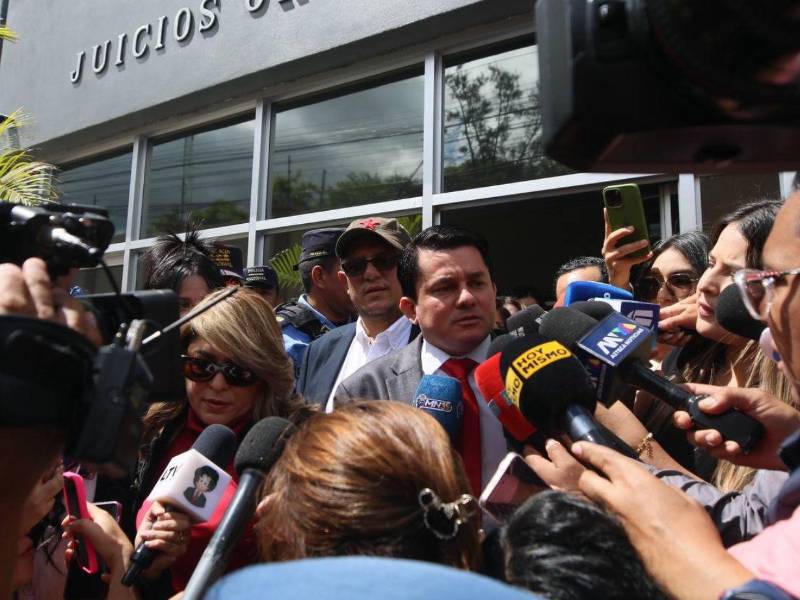 Un grupo de diputados de Libre está acusado de usurpación de funciones.