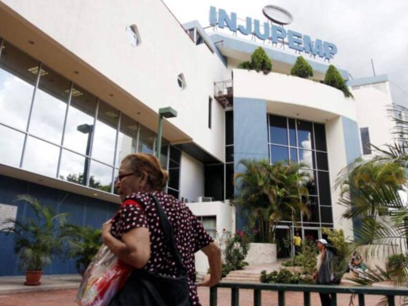 Jubilados y pensionados del Injupemp comenzaron a recibir el ajuste y revalorización de sus pensiones 2026, tras la aprobación del beneficio por parte de la CNBS.