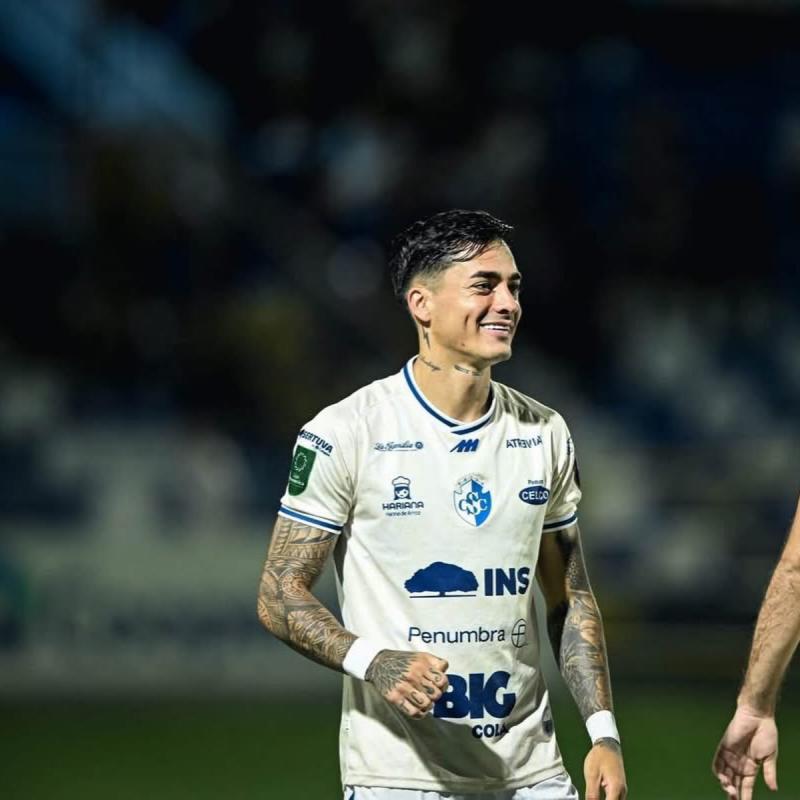 Reconocido jugador apresado por supuesto vínculo a red de préstamos gota a gota