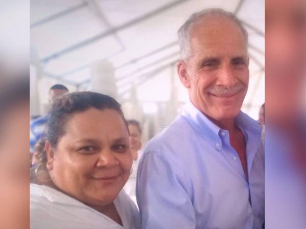 Nasry Asfura y Mercedes Saravia en un evento político del Partido Nacional.