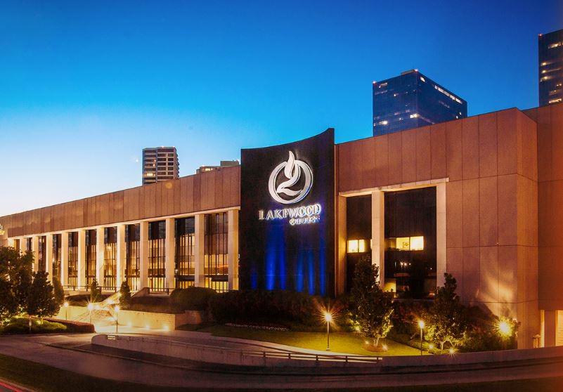 Así es Lakewood Church, la iglesia ligada a reconocidos cantantes cristianos