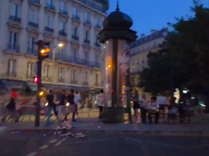 Desorden en París en festejo de aficionados de PSG tras ganar Champions League