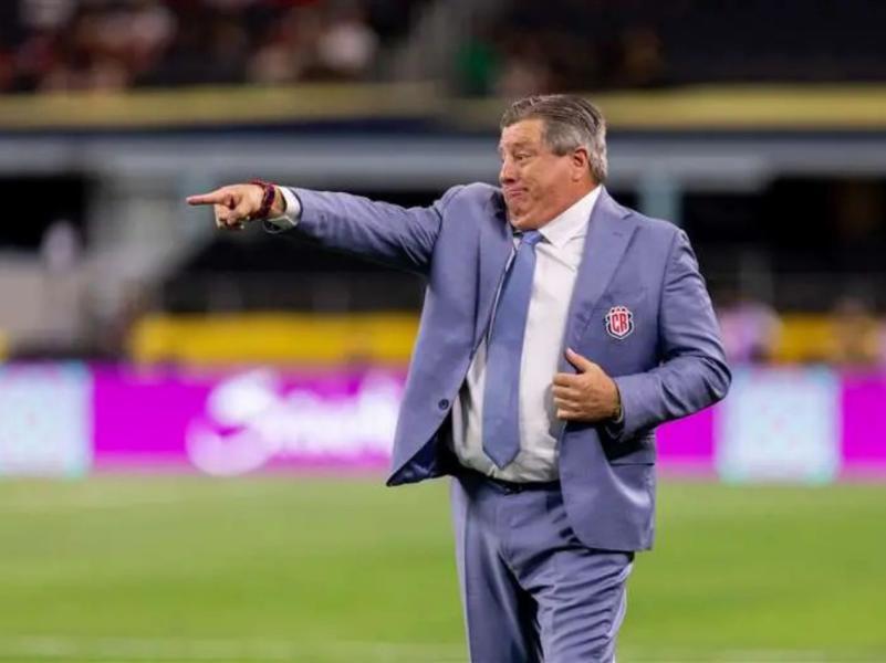 Fracasó con Costa Rica rumbo al Mundial 2026 y a esto se dedica: La nueva vida del Piojo Herrara