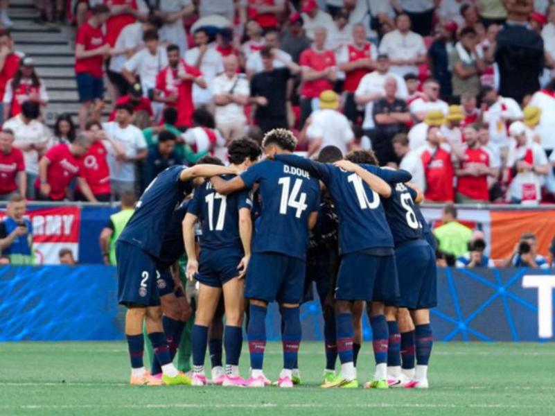 Villanos del Arsenal, polémica en el VAR, héroe del partido y PSG celebra en Champions League