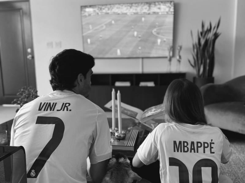 Linda influencer hondureña se codea con jugadores del Real Madrid: ¿Quién es ella?