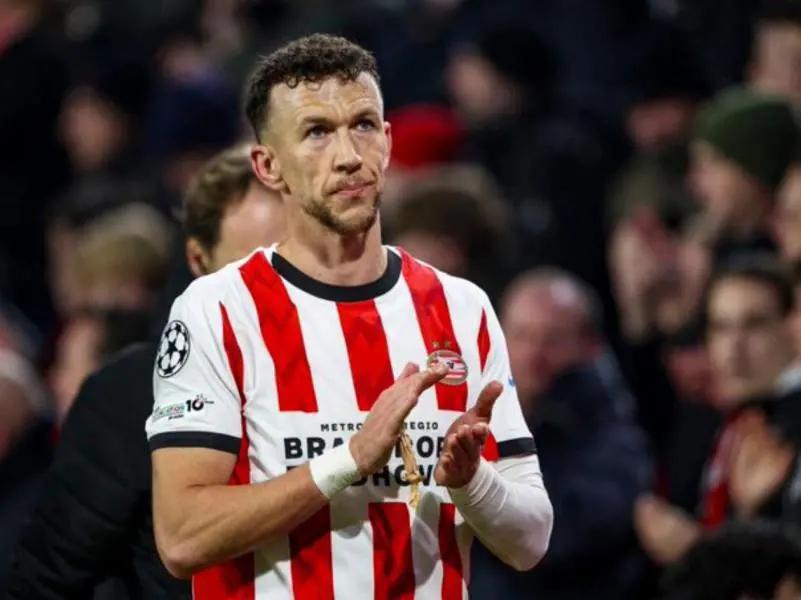 Fichajes: Jugador que pidió Flick al Barceona y millonaria oferta por figura del Real Madrid