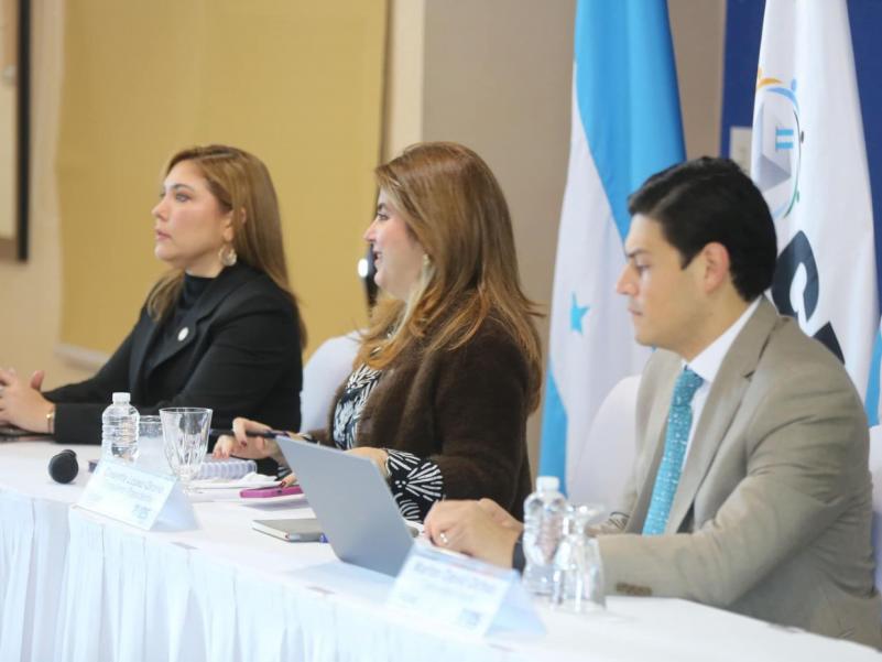 ¿De qué delitos acusan a Cossette López, Ana Paola Hall y Marlon Ochoa, según el MP?