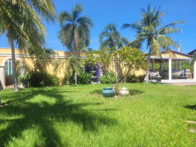 Mini yates, jetskis y chalet de playa, entre lujosos bienes incautados a Juan Ramón Molina