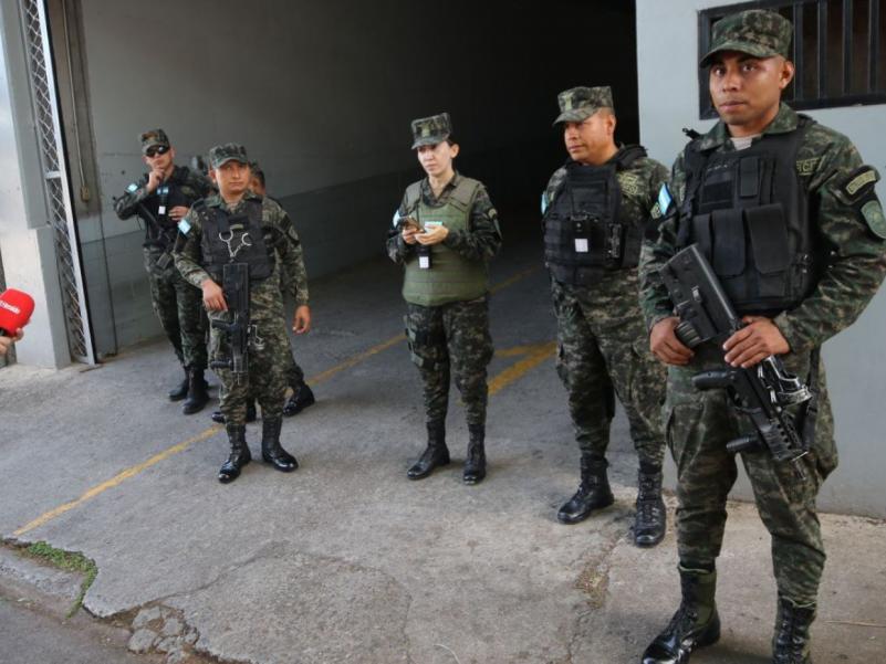 ¡Fuera el familión!: Militantes del Partido Nacional protestan en apoyo a consejeras del CNE