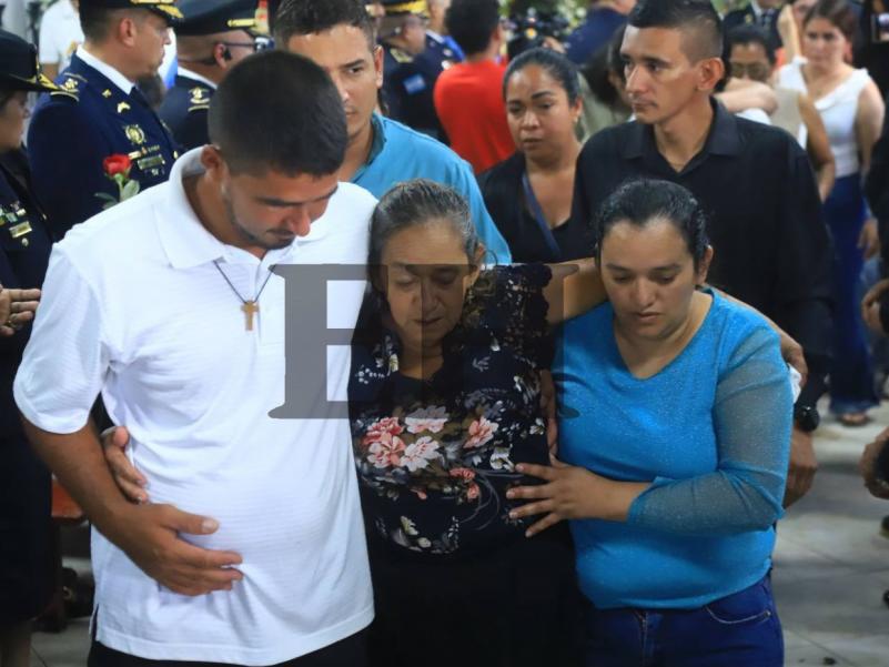 Multitud despide al inspector Kevin Pérez tras perder la vida para salvar a un menor