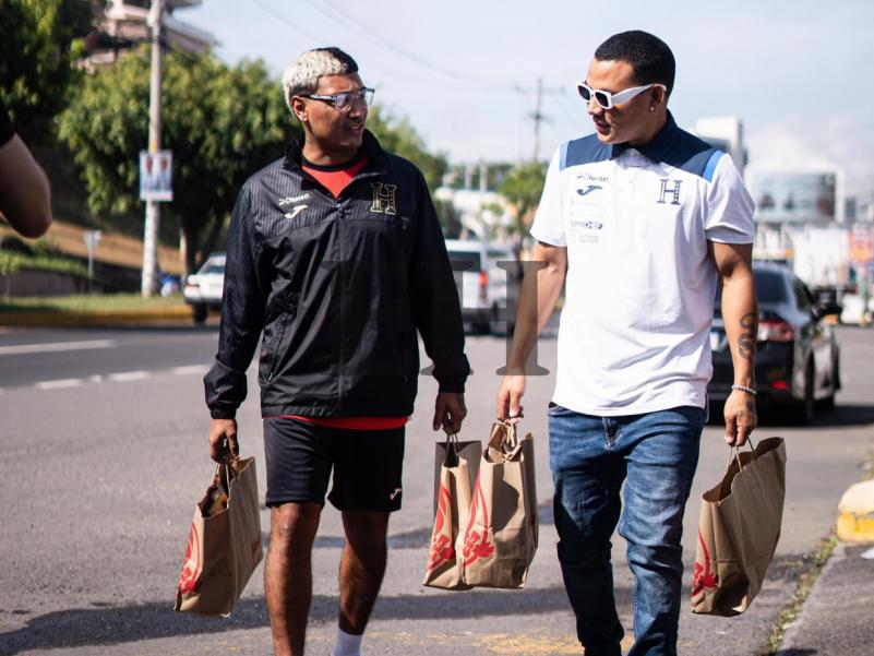 Selección de tiktokers de Honduras sale rumbo a Nicaragua para el juego del viernes