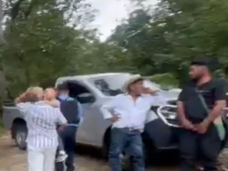 Un menor asesina a machetazos a sexagenaria para robarle su celular en  Lempira