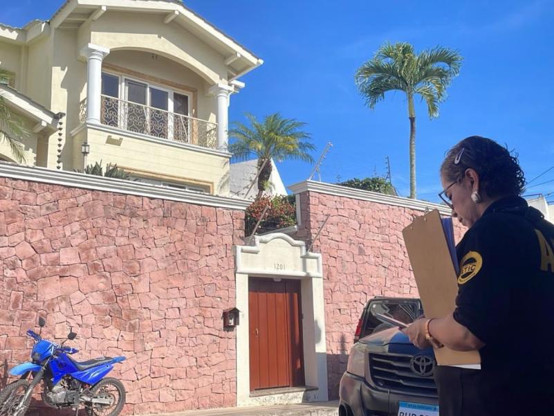 Mini yates, jetskis y chalet de playa, entre lujosos bienes incautados a Juan Ramón Molina