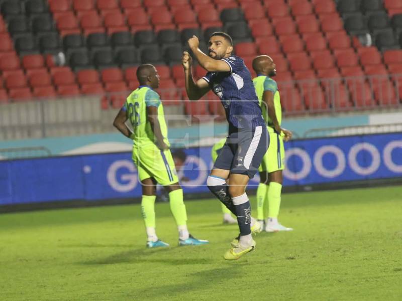 Imágenes del desarrollo del partido.