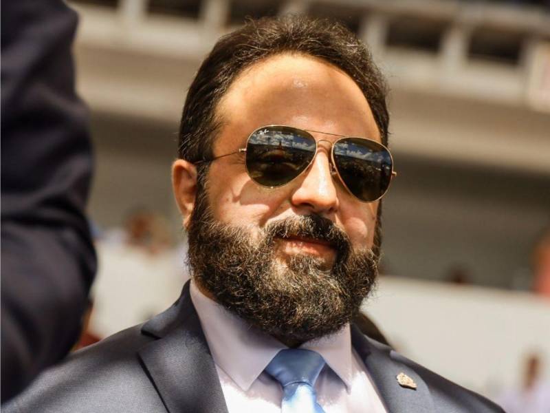 Este 21 de enero, los diputados electos en las elecciones del pasado 30 de noviembre de 2025 llegaron al Congreso Nacional; sin embargo, Luis Redondo no estuvo presente, ya que no fue reelecto para este nuevo período.