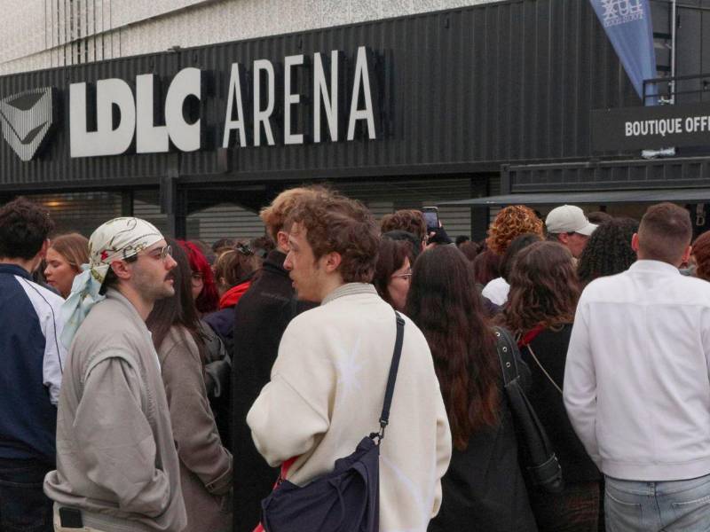 Los peregrinos de la religión Rosalía llegan a Lyon para el estreno de la gira de Lux