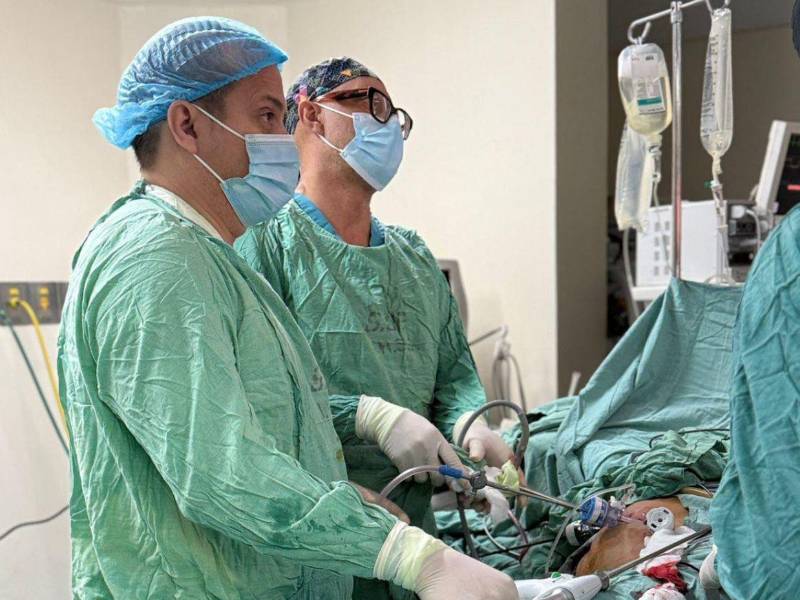 Los médicos realizan operaciones los fines de semana con el propósito de dar una mayor cobertura y reducir la mora quirúrgica en el Instituto Hondureño de Seguridad Social.