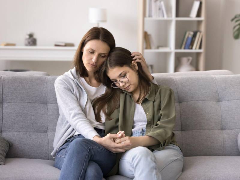 Aprender que la vida sigue, pero que la memoria y el amor por el ser perdido permanecen, es una lección dolorosa pero también profundamente formativa.