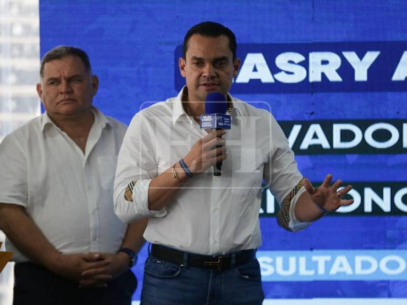 Los líderes nacionalistas piden esperar el cierre del escrutinio, critican el orden de transmisión y afirman que la tendencia se revertirá cuando ingresen las actas pendientes.