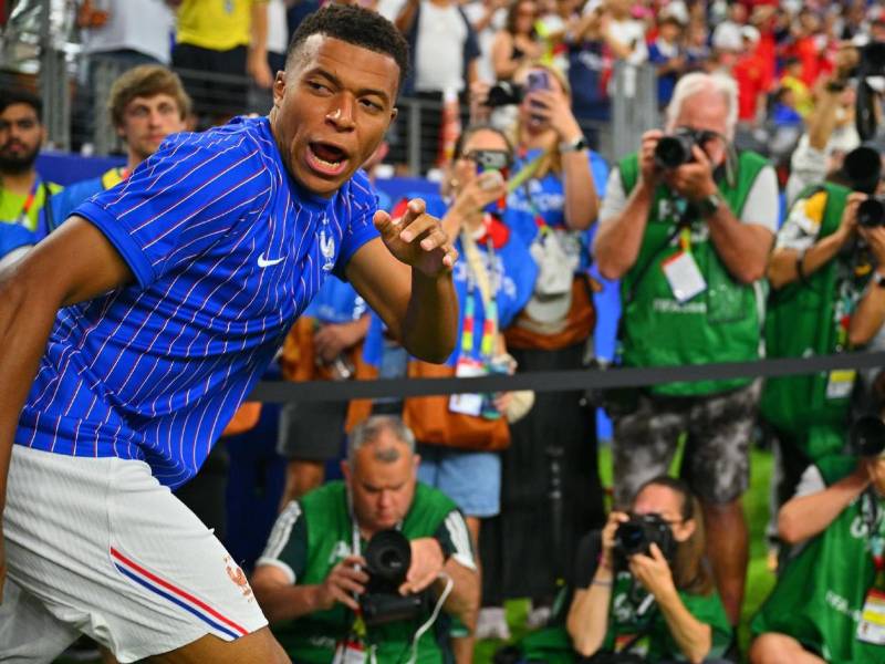 Mbappé se alista para dar otra batalla con la selección de Francia.