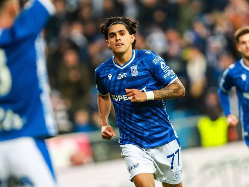 El catracho celebró con todo la anotación que le dio el empate a su equipo.