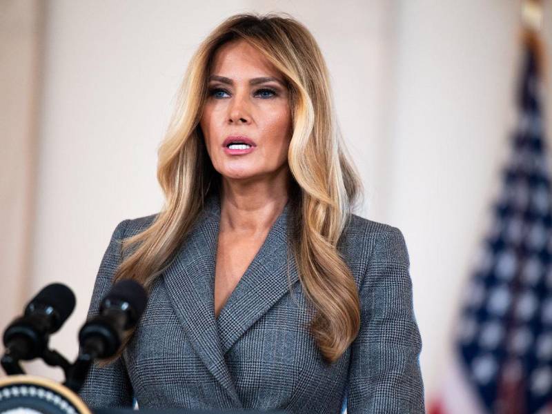 Melania indicó que los contactos que tuvo con Maxwell se limitaron a intercambios ocasionales. “No puede calificarse como nada más que correspondencia casual”, explicó.