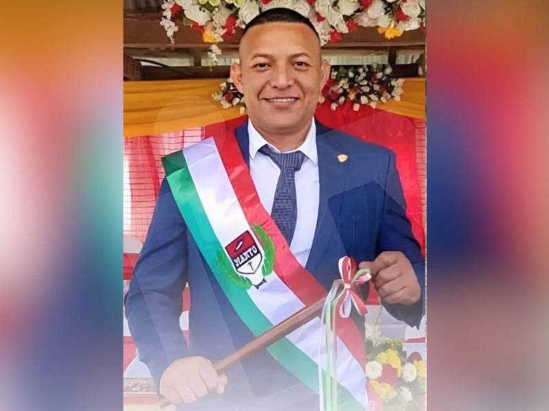 José Luis Chirinos, alcalde del municipio de Manto, en el departamento de Olancho, murió la tarde del sábado 25 de julio tras sufrir un paro cardiorrespiratorio, según confirmaron familiares y personas cercanas.